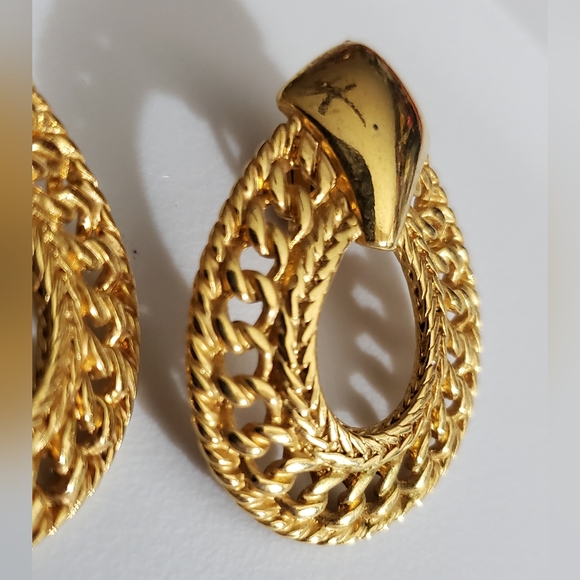 Vintage 80's Avon Gold clip on earrings signed filigree chain Excellent vtg - Picture 4 of 6